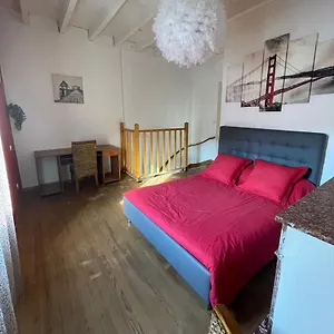  Appartement Charmante Maison Idealement Situee, Centre-ville
